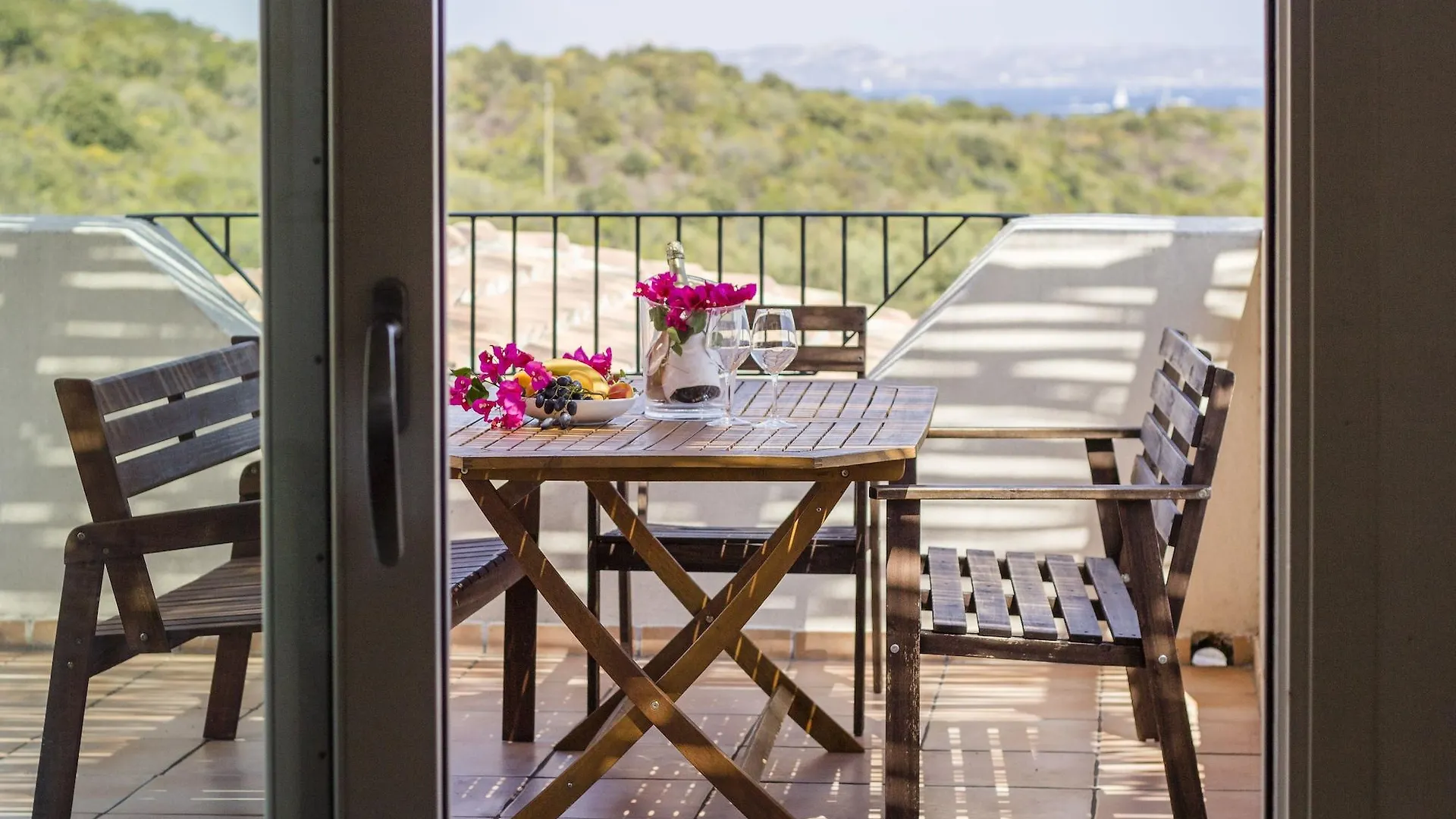 Residence Ea Bianca Baja Sardinia Aparthotel